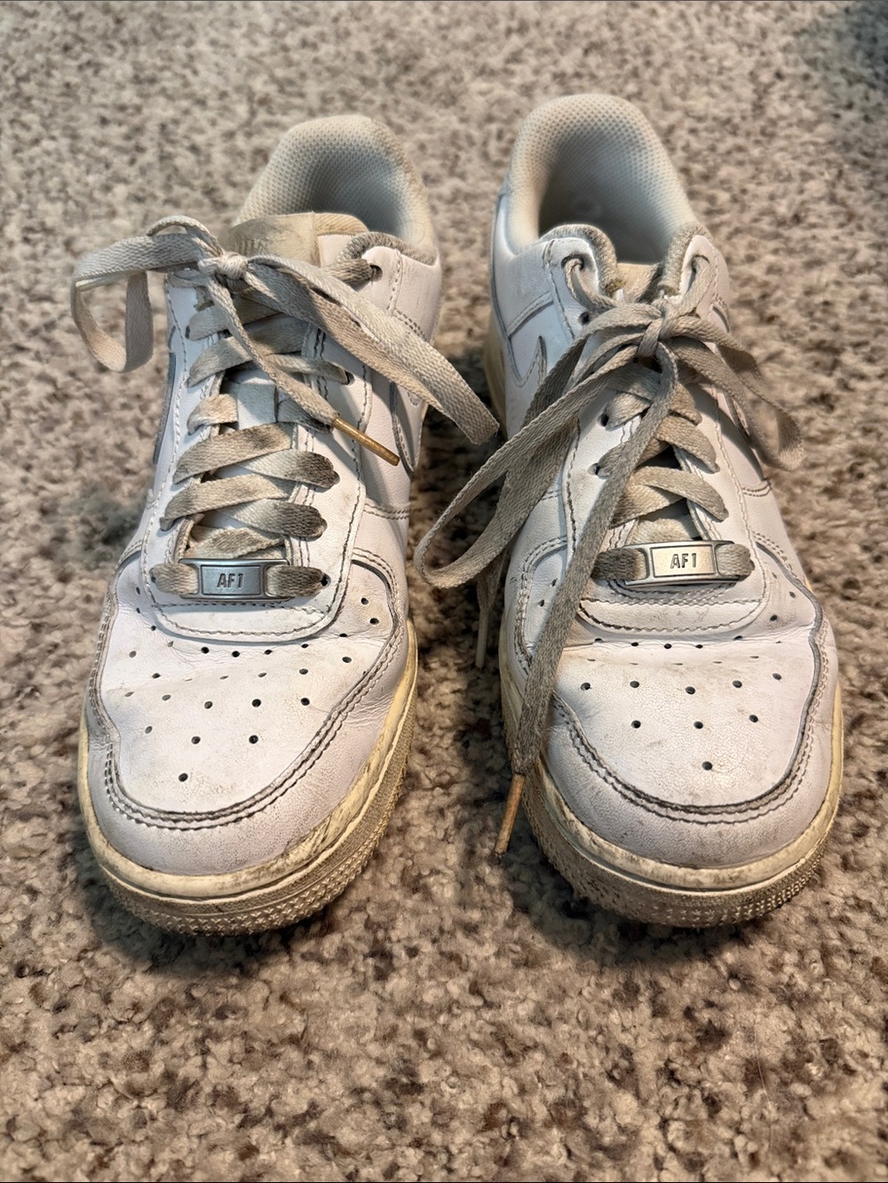 Nike Women’s White & Gray Low Top Sneakers